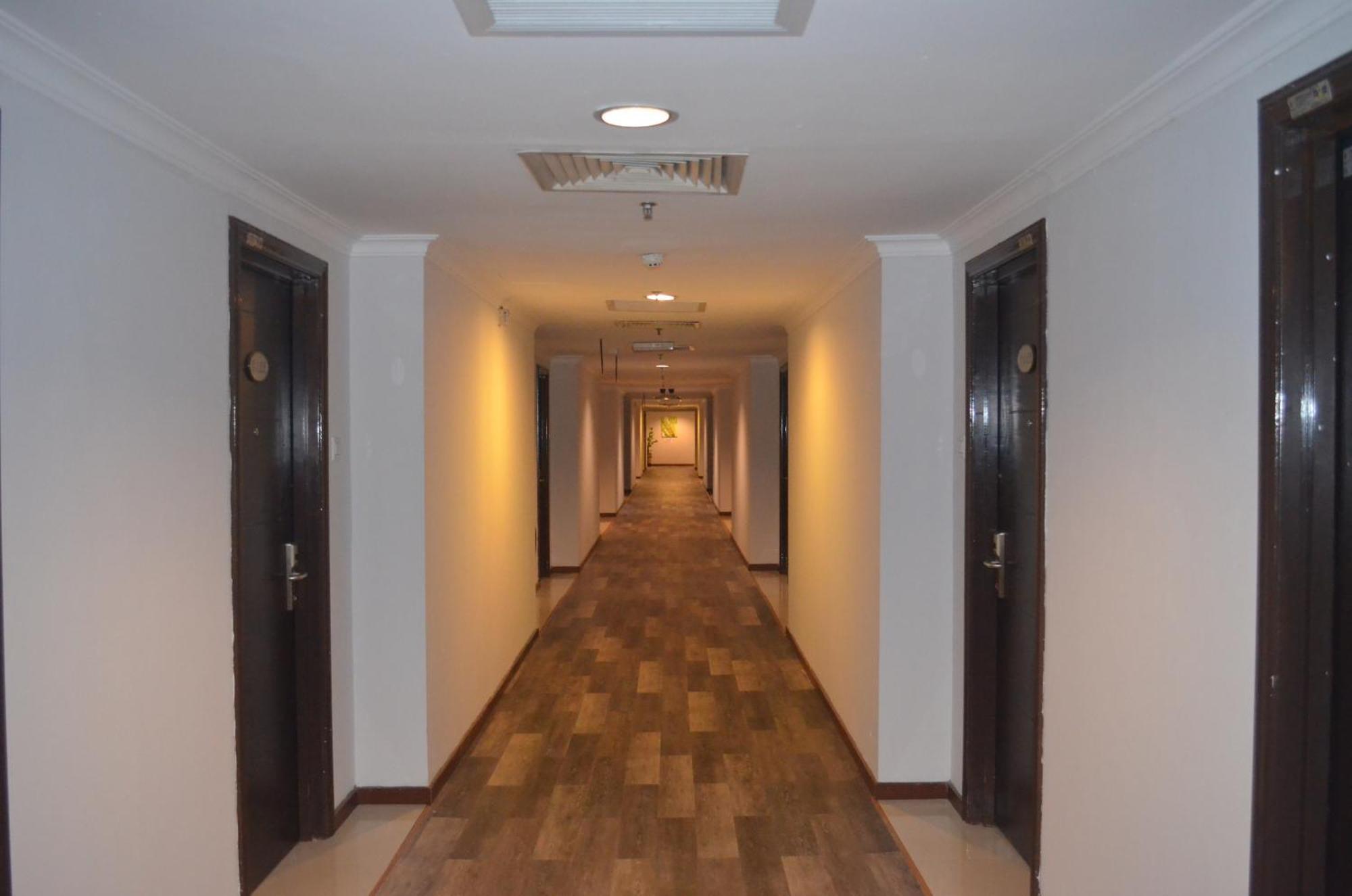 Td Plaza Hotel Кота-Кинабалу Экстерьер фото