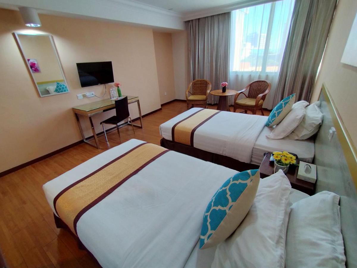 Td Plaza Hotel Кота-Кинабалу Экстерьер фото